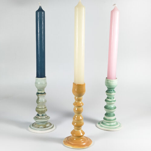 Chandeliers en porcelaine – Triptyque bleu tempête, jaune d&rsquo;or et vert jade